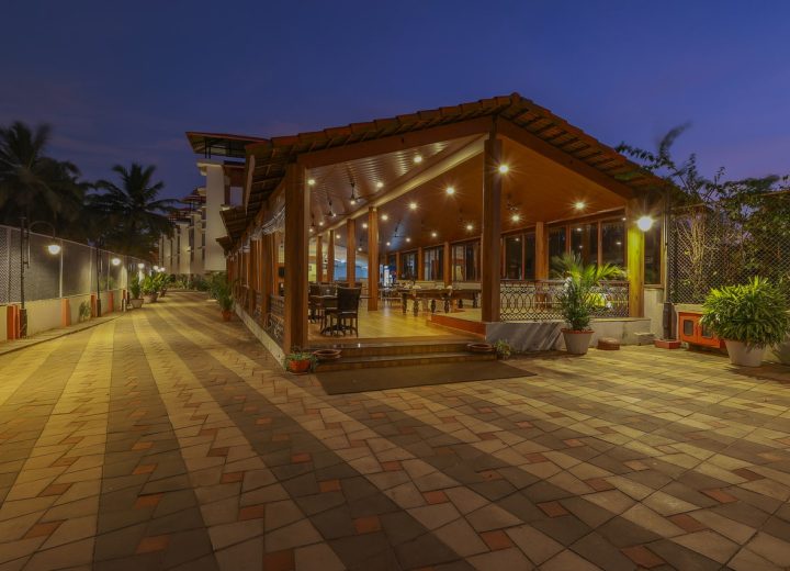 Poolside Restaurant